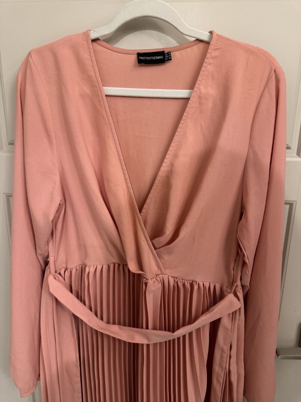 PrettyLittleThing Rose Pink Long Sleeve Pleated Midi Dress | size: 12